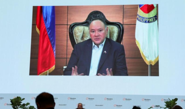 满江红配资 菲防长看完阅兵“破防”了，声称：这就是恐吓，还拉印度当挡箭牌